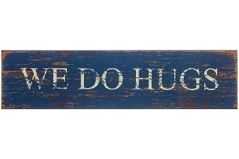 wooden plate "We do hugs"