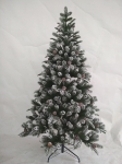 Tannenbaum mit Schnee + Tannenzapfen und